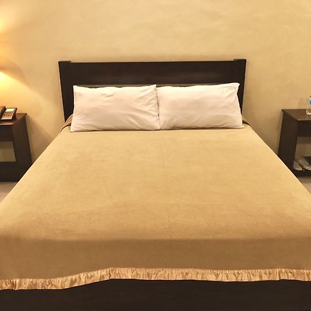 King'S Royale Hotel And Resort Bacolor Екстер'єр фото